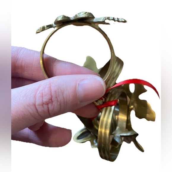Vintage Brass napkin Rings - Picture 2 of 4